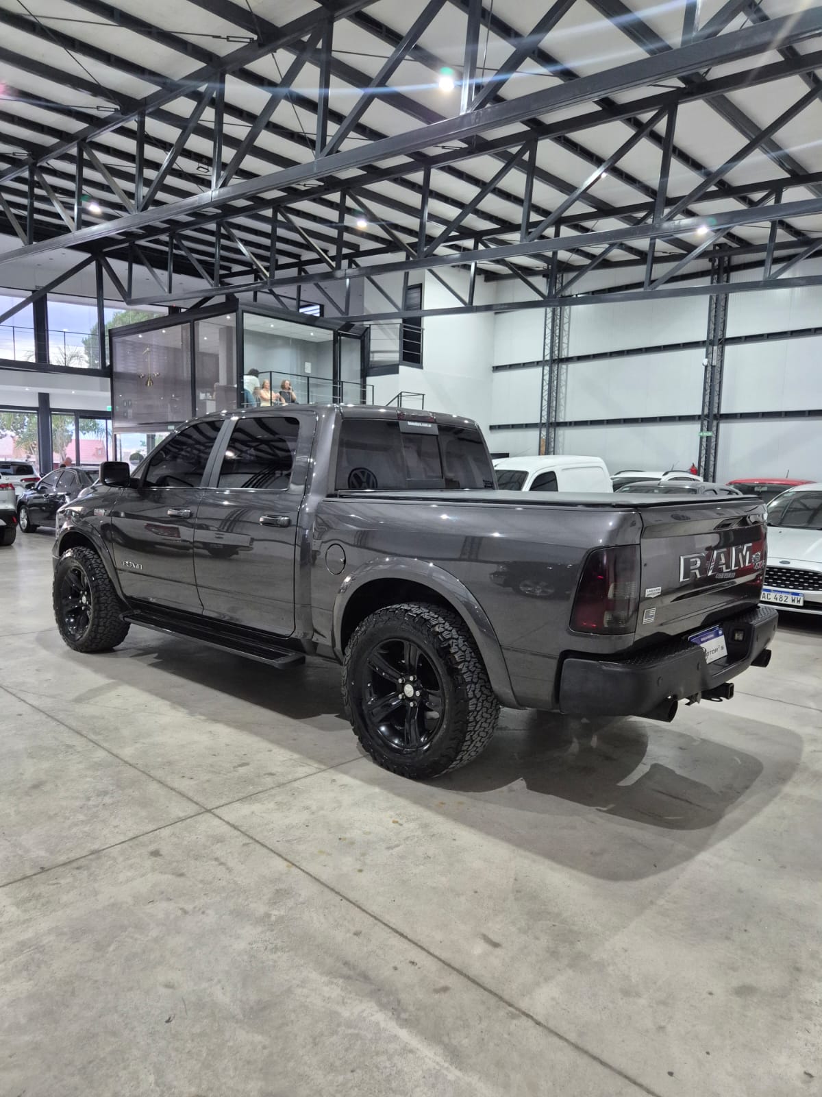 RAM 1500 Laramie 5.7 4x4 C/D - Image 7