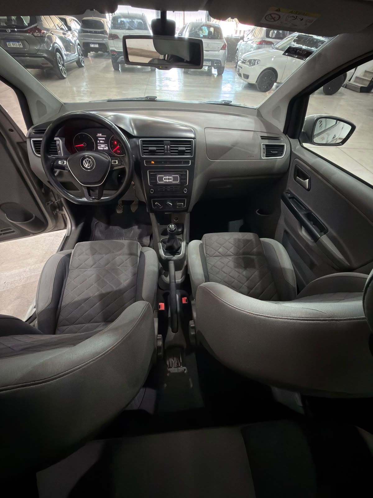 Volkswagen Suran 1.6 Highline (L15) - Image 3