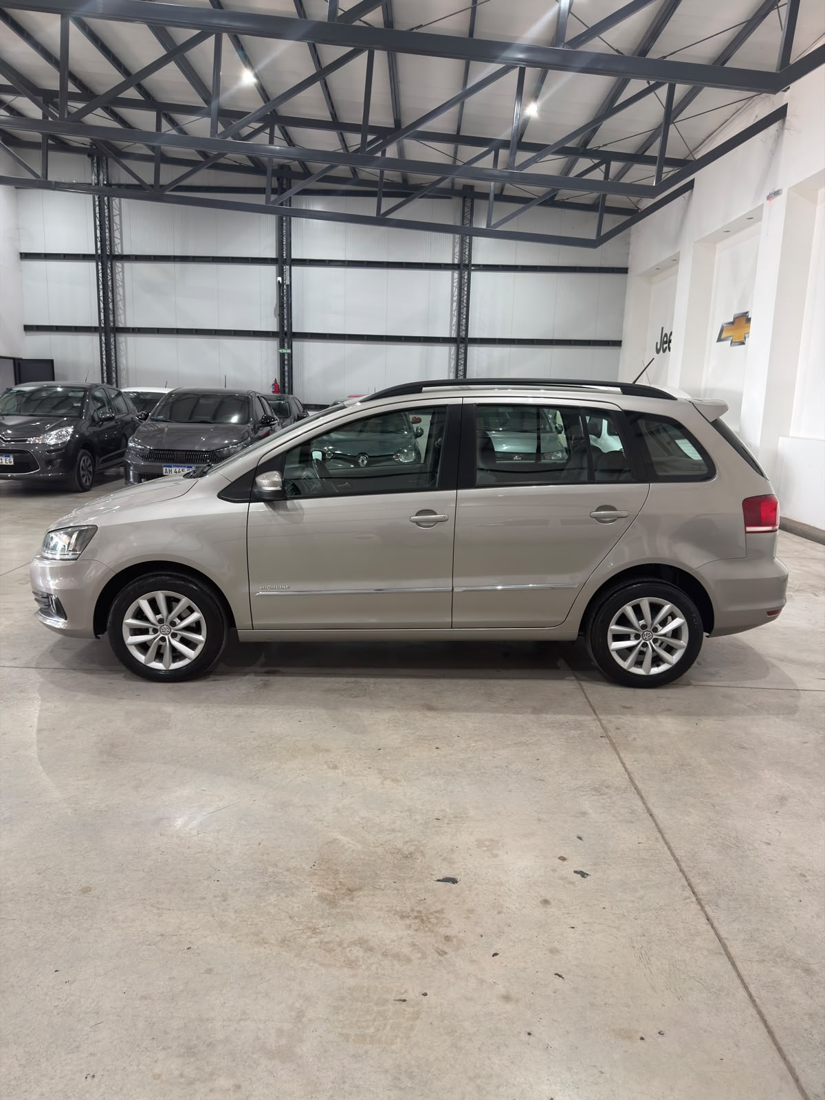 Volkswagen Suran 1.6 Highline (L15) - Image 7