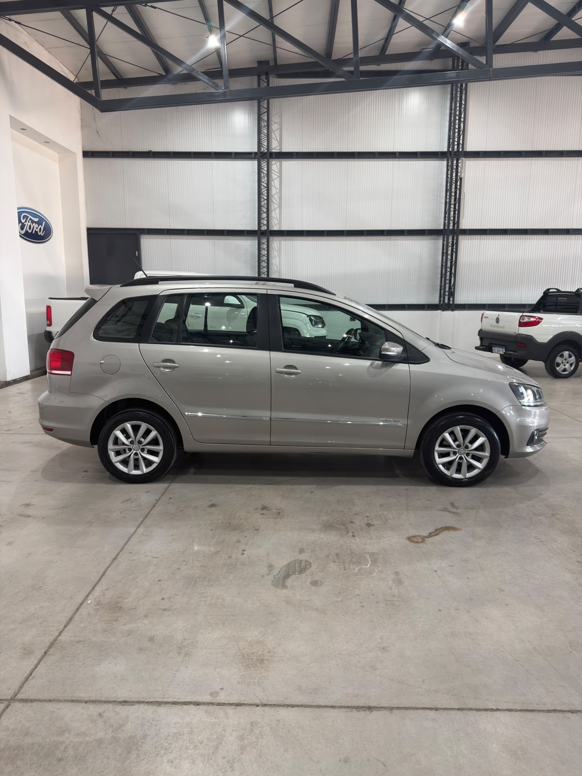 Volkswagen Suran 1.6 Highline (L15) - Image 11