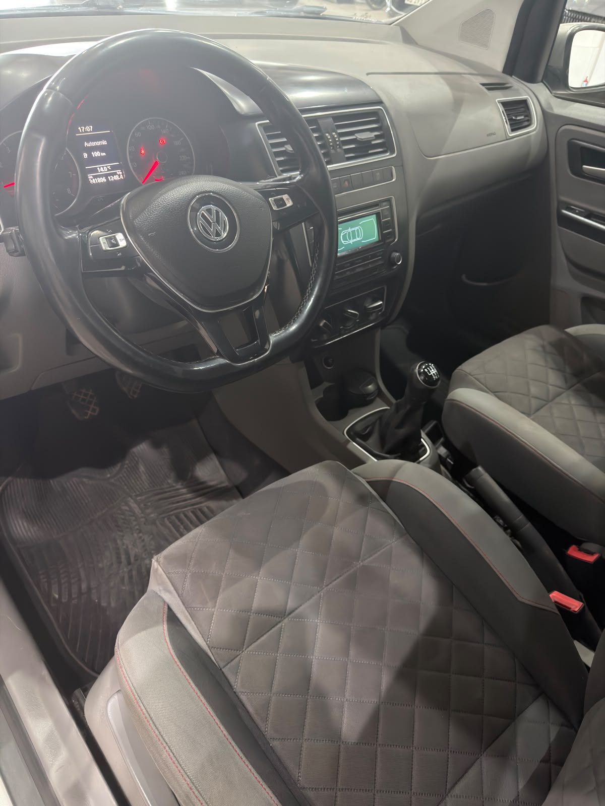 Volkswagen Suran 1.6 Highline (L15) - Image 12