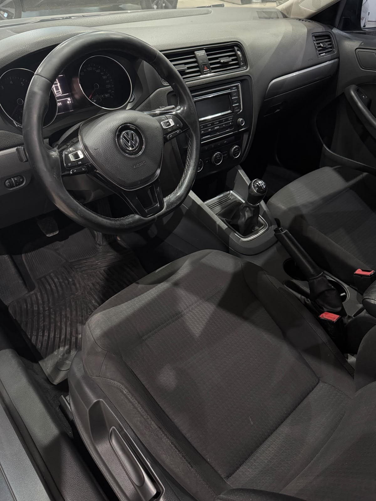 Volkswagen Vento 2.0 8V Advance 115cv (L15) - Imagen 8