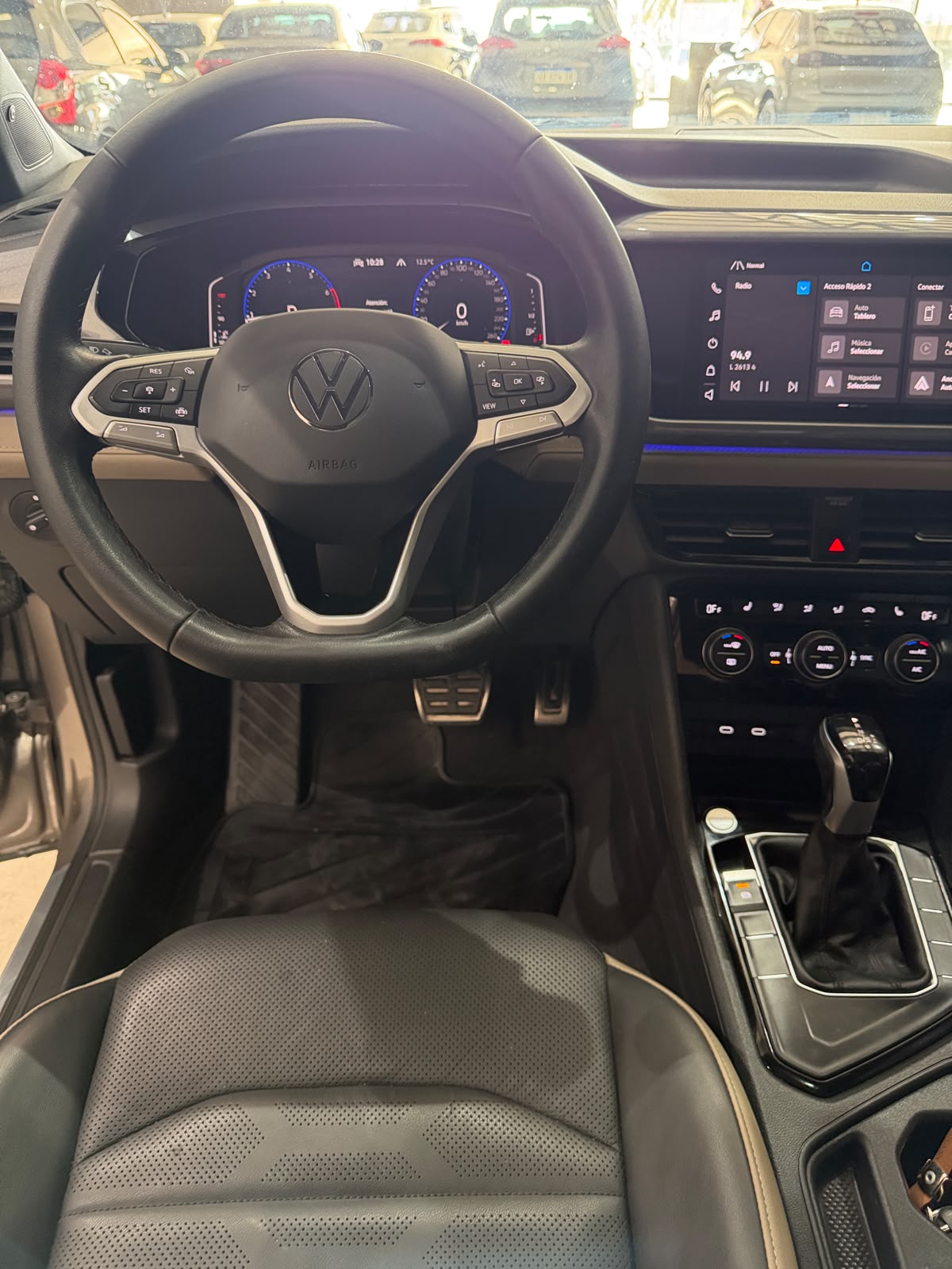 Volkswagen Taos 1.4 250 TSI Hero - Imagen 4