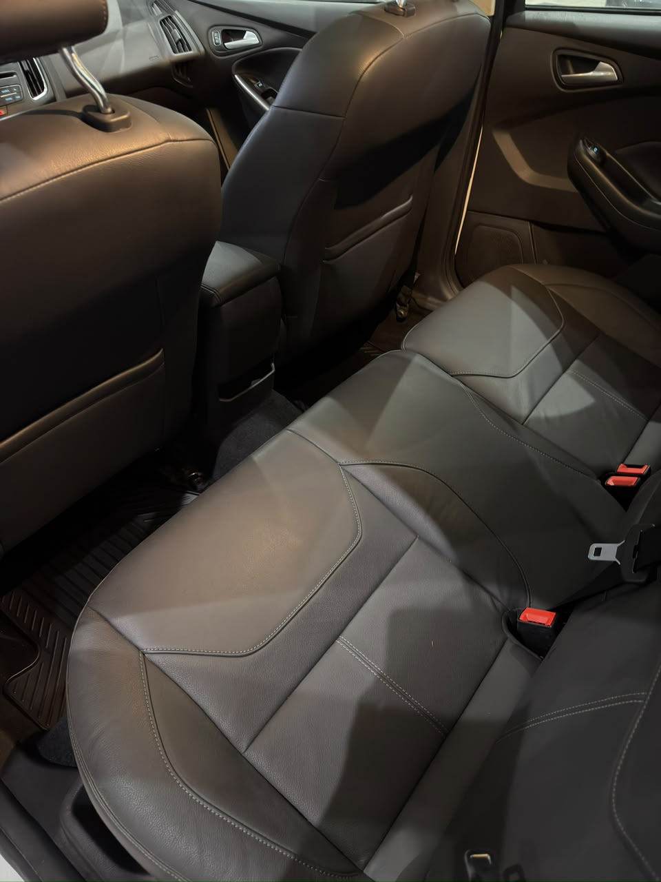 Ford Focus III 2.0 4ptas SE Plus Powershift (L15) - Imagen 2
