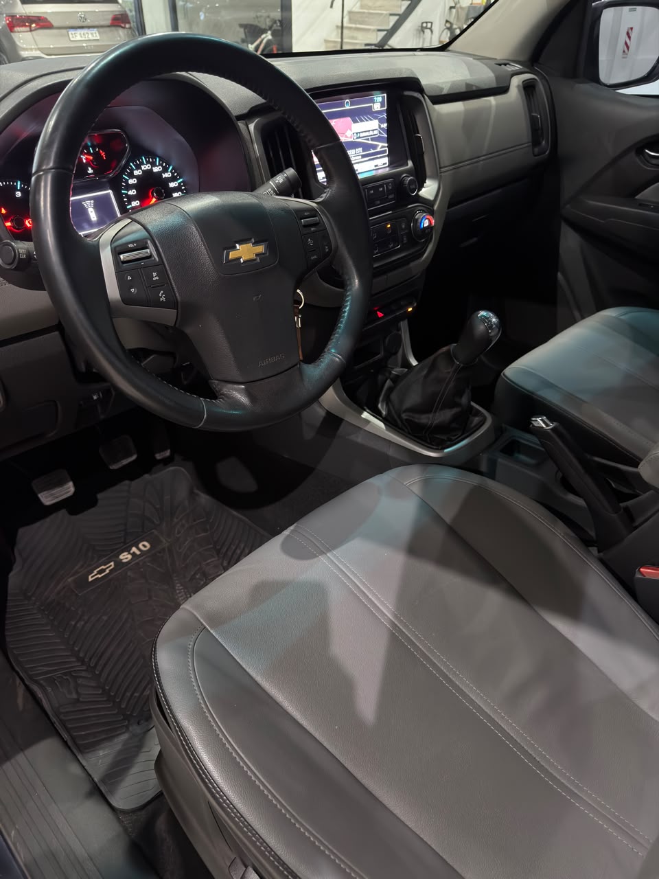Chevrolet S10 High Country 2.8 TD 4x2 C/D 100 Years 180cv (L17) - Imagen 8