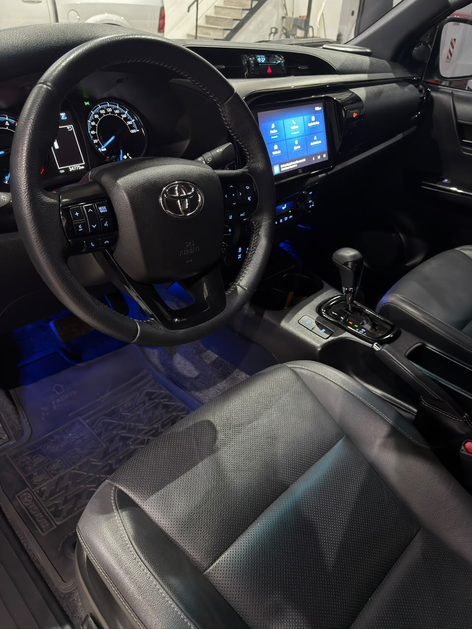 Toyota Hilux (L21) 2.8 TDI C/D 4X4 Conquest AT6 - Imagen 5